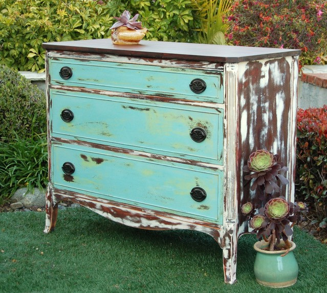 hand painted distressed furniture