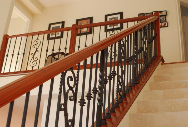wood and iron stair railing