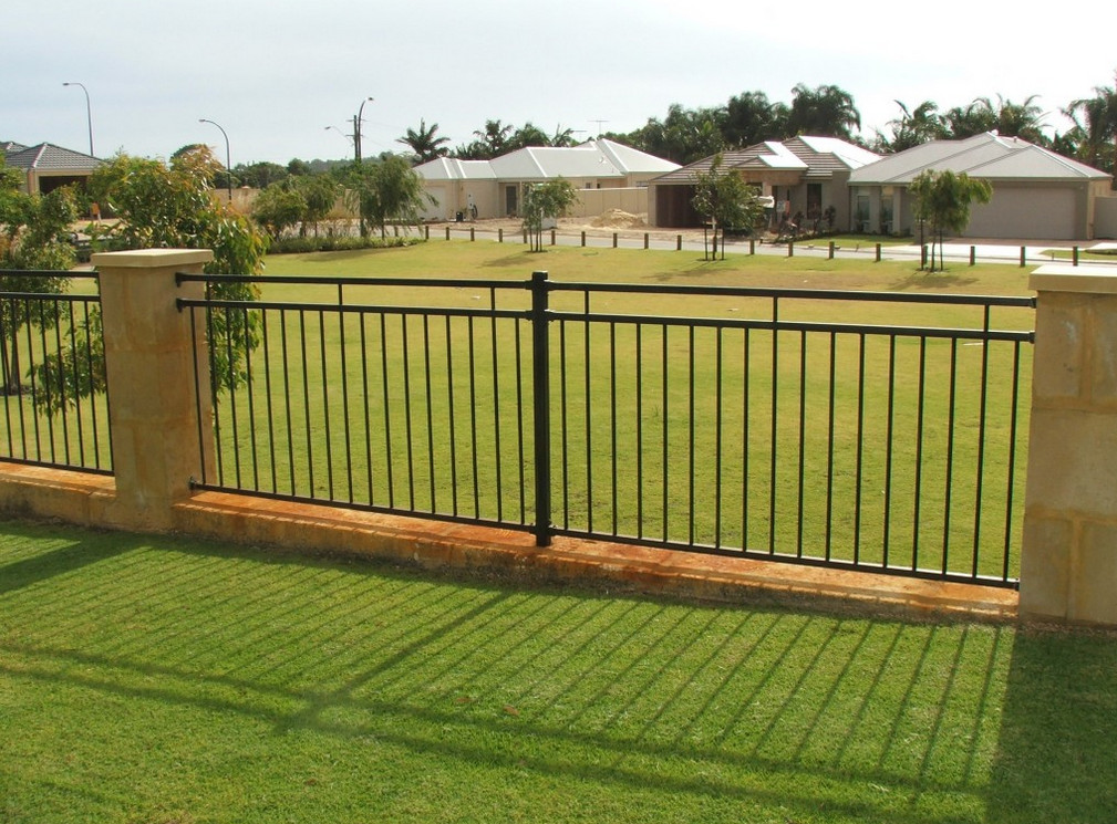Iron Gates and Fences Designs  6